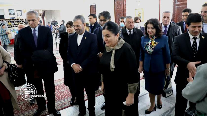 Iranpress: Iranian art, music shines at International Eurasia Culture , Folklore Festival
