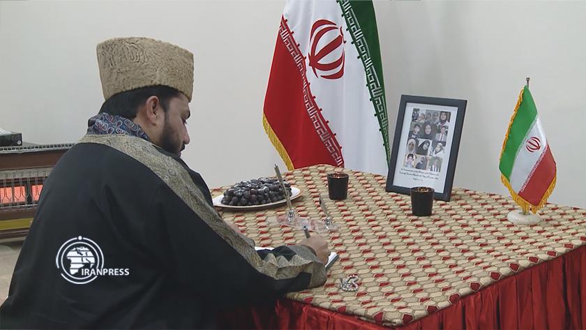 Iranpress: Diplomats residing in Islamabad express sympathy with Iran