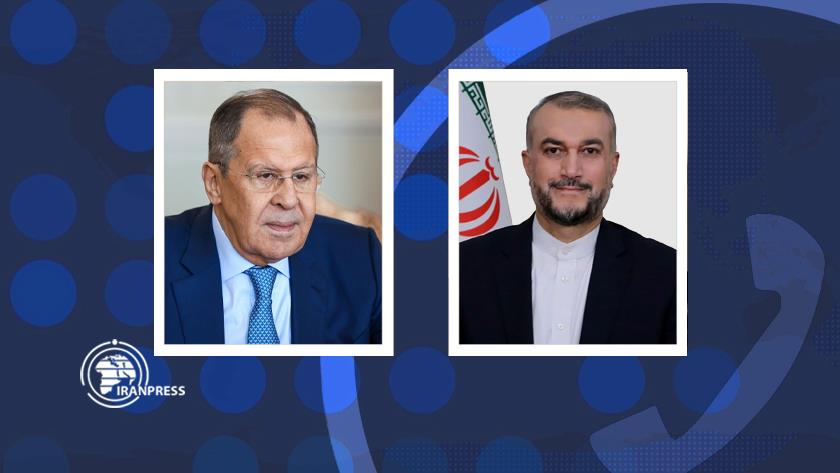 Iranpress: Iran, Russia FMS discuss combating terrorism over phone