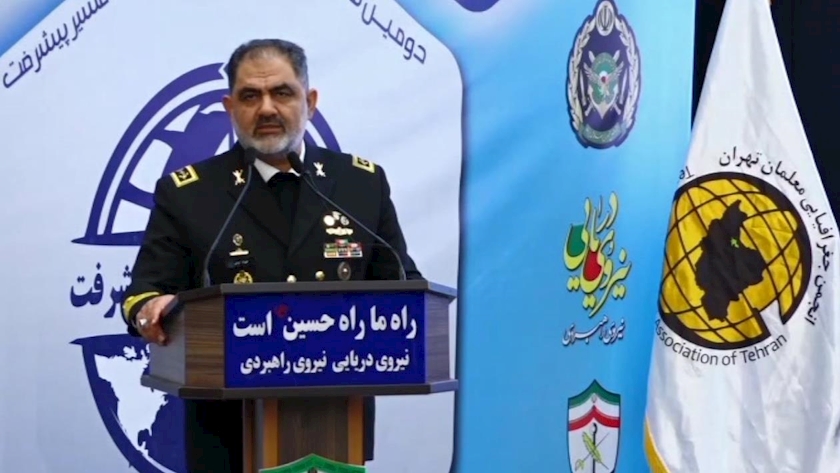 Iranpress: Iran Navy commander calls for progress in Ocean-based economy: Navy Commander 