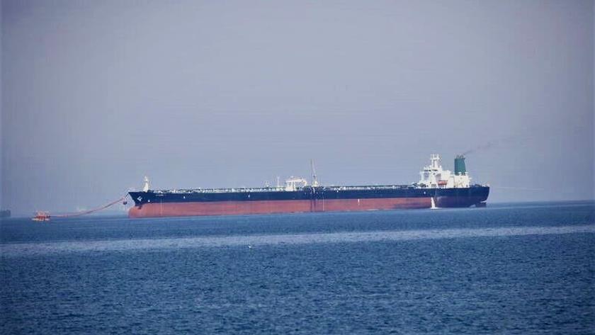 Iranpress: Iranian navy forces seize US vessel in Oman Sea