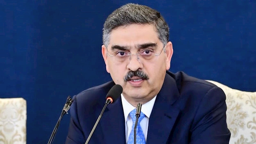 Iranpress: Pakistani PM: Existing communication channels to benefit Tehran, Islamabad