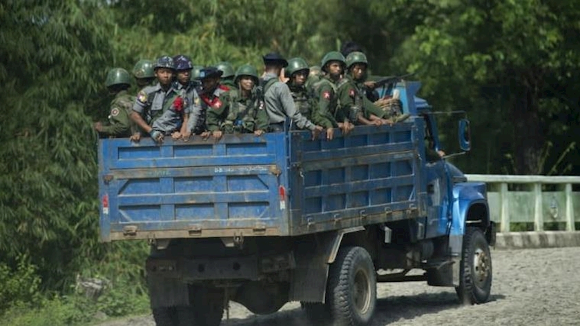 Iranpress: Dozens Muslims Rohingya killed in Myanmar army attacks