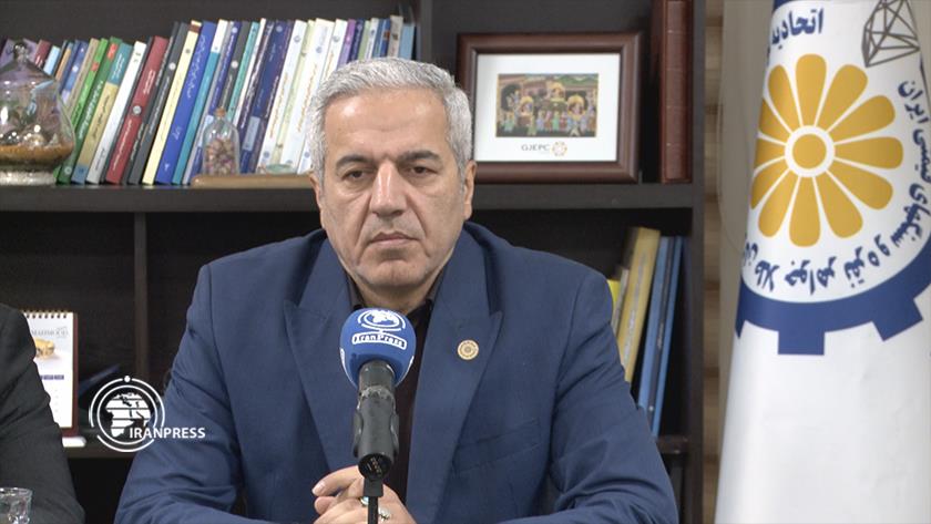 Iranpress: Tehran hosts 15th International gold and jewelry exhibition 