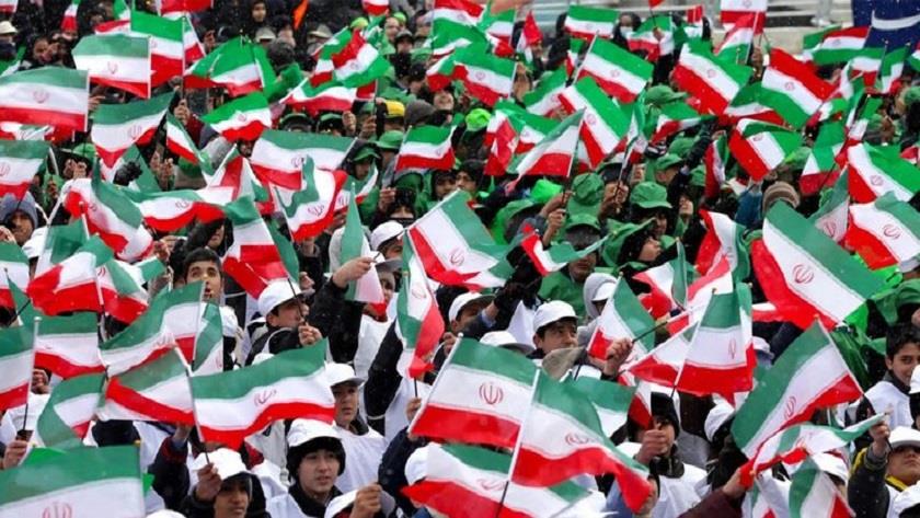 Iranpress: Commemoration of 12th Bahman kicks off in Imam Khomeini Mausoleum
