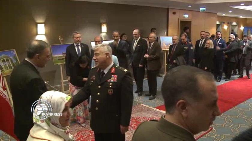 Iranpress: Victory anniversary of Islamic Revolution celebrated in Turkey