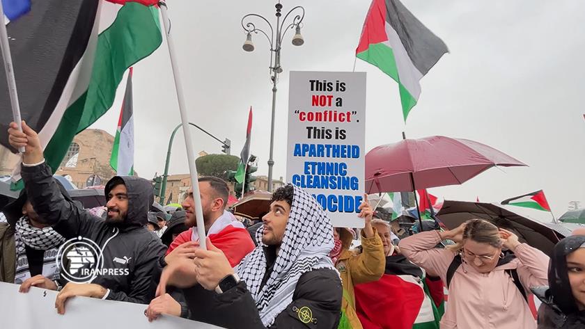 Iranpress: Italians demonstrate to voice solidarity with oppressed people of Gaza