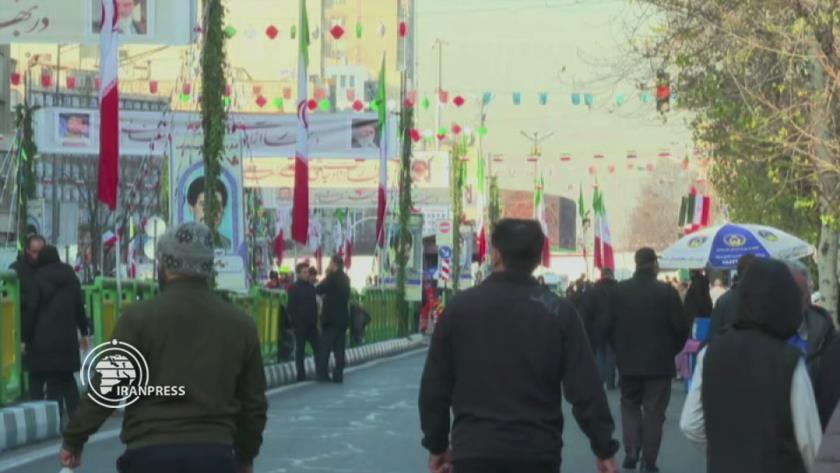 Iranpress: Tehran streets are being for the people to mark Islamic Revolution anniv.