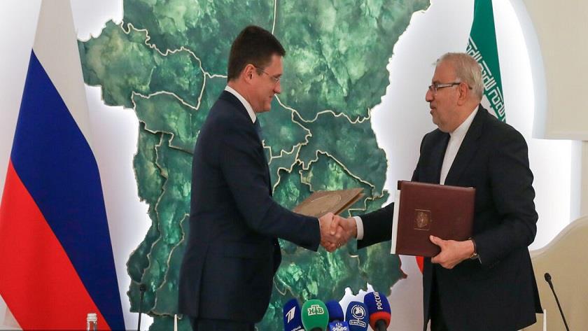 Iranpress: Tehran to host 17th Iran-Russia Joint Economic Commission this month