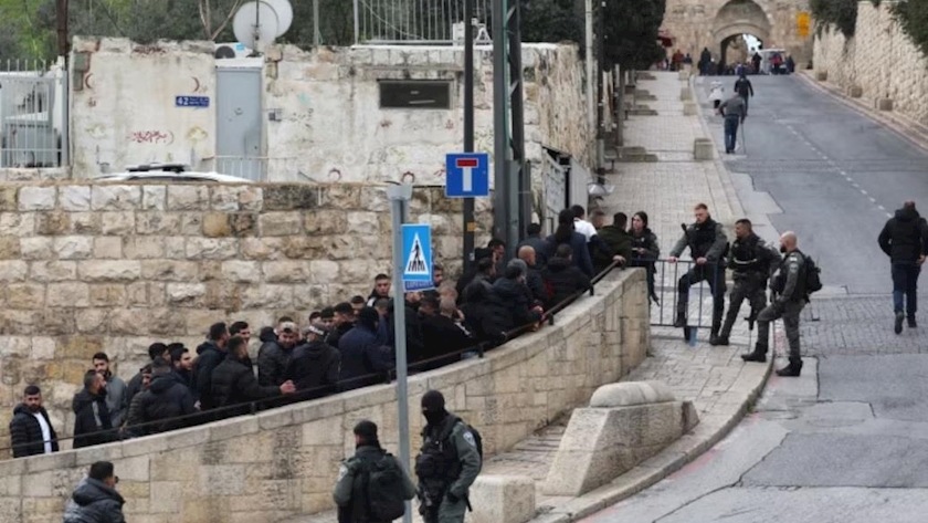 Iranpress: Palestinians warn Israel over plots in Ramadan
