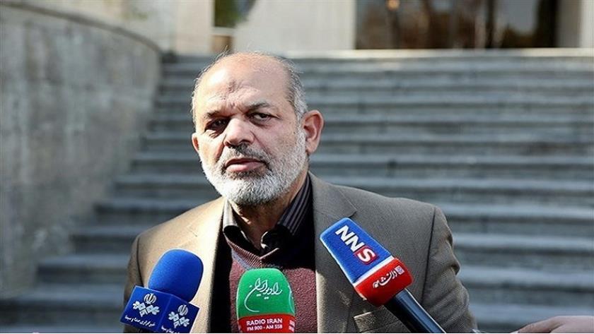 Iranpress: Minister of Interior calls for the return of illegal immigrants to their homelands
