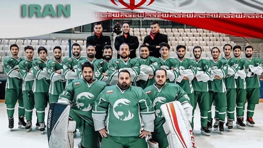Iranpress: Iranian ice hockey team touches down in Sarajevo
