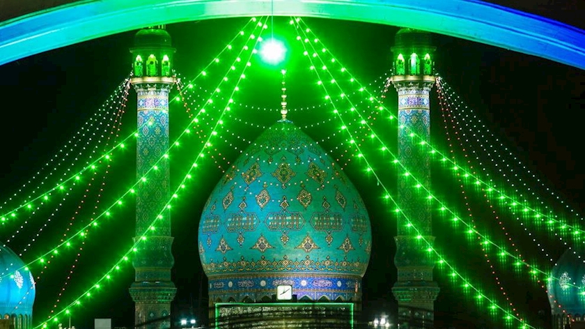 Iranpress: Iranian celebrates birthday anniversary of last Savior