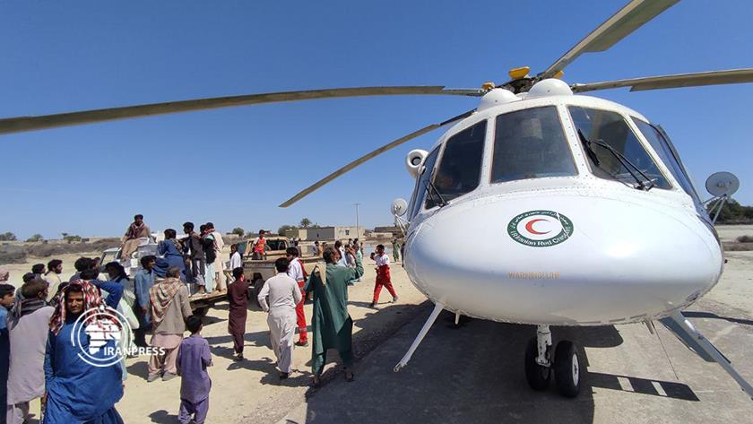 Iranpress: People of flood-affected areas in Iran