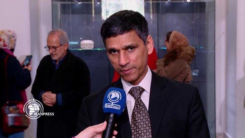 Iranpress: Indian envoy emphasizes boosting relation with Iran 