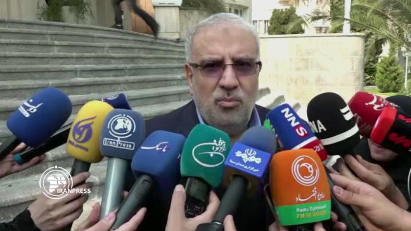 Iranpress: Oil Minister: Iran first in collecting flare gas