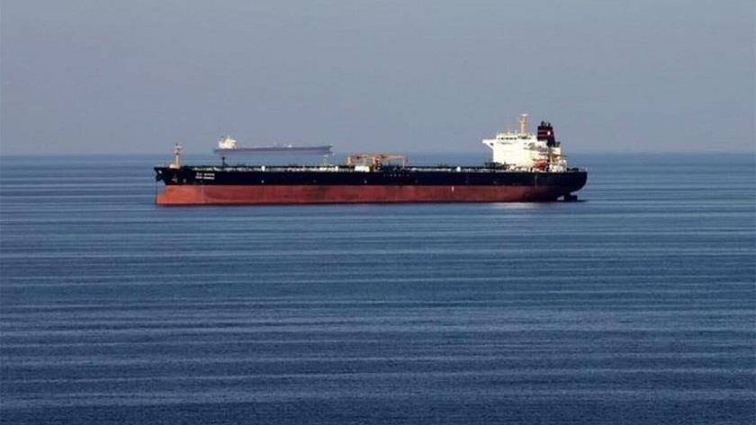 Iranpress: Iran arrests US oil tanker for EB patients