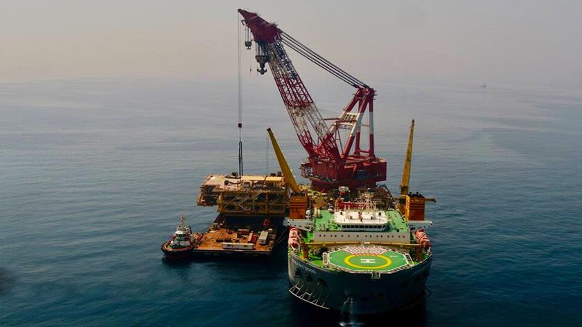Iranpress: MP: South Pars pressure-boosting project contracts prove sanctions failure