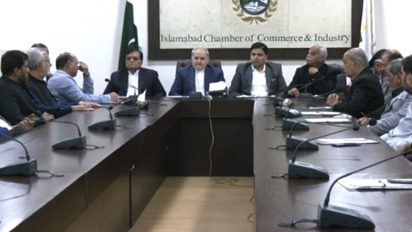 Iranpress: Iran to provide more opportunities for Pakistani businessmen