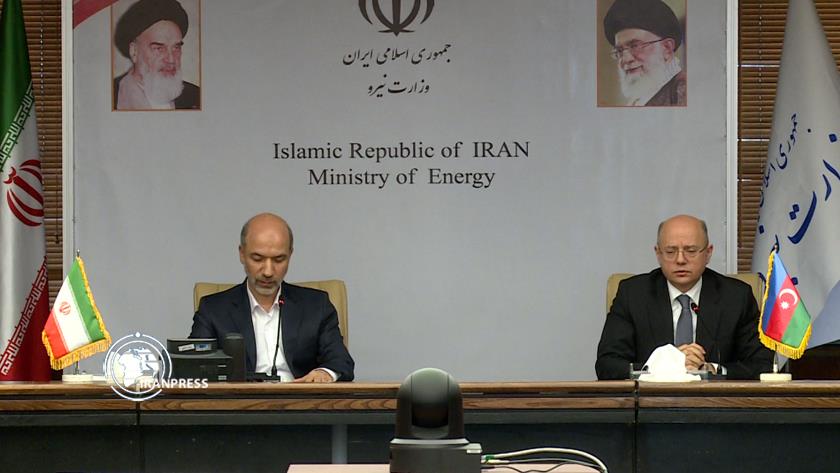 Iranpress: Azerbaijan, Iran discuss developing joint energy projects
