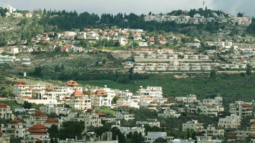 Iranpress: Israel seizes 8 hectares in West Bank