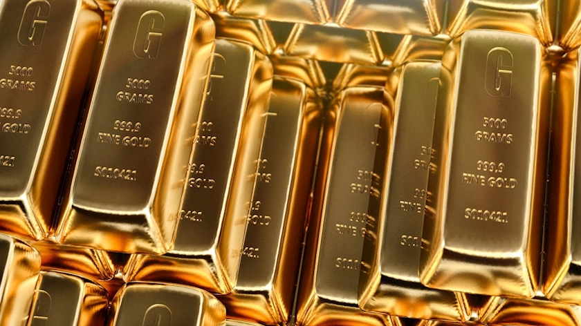 Iranpress: Iran imports 30 tons of gold bars in a year, head of IRICA reveals
