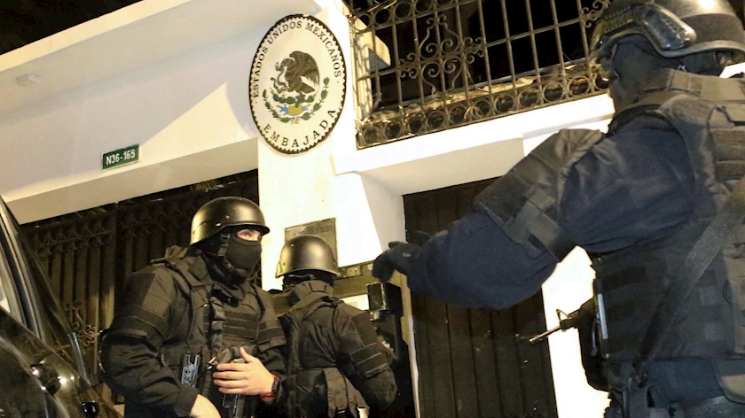 Iranpress: Mexico suspends diplomatic ties with Ecuador after police attack on embassy 