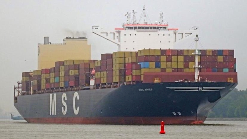 Iranpress: IRGC Navy seizes Israeli vessel in Persian Gulf