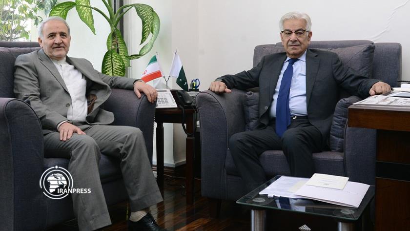 Iranpress: Iran Pakistan willing to cooperate more in defense and energy: Ambassador