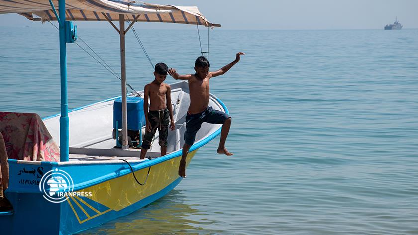 Iranpress: Persian Gulf shines like Azure blue gem in Southern Iran