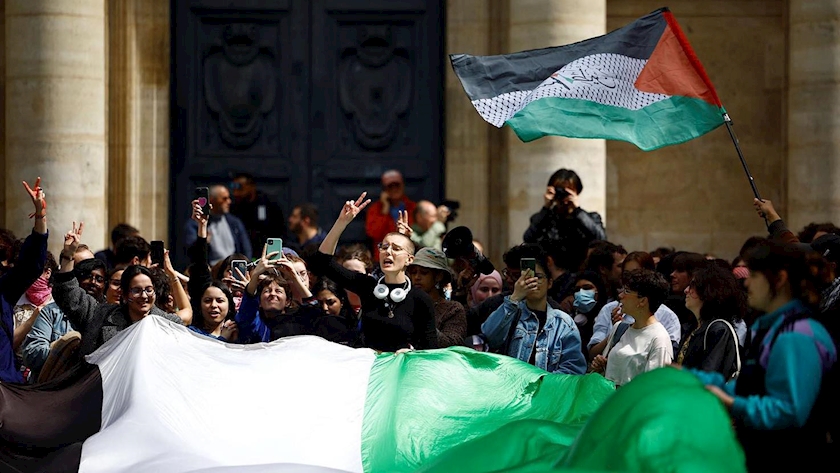 Iranpress: French police attack Sorbonne University to disperse pro-Palestine sit-in