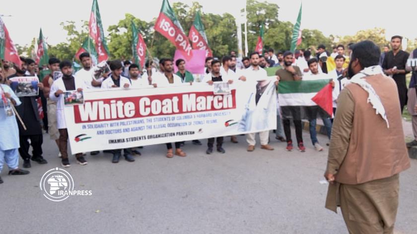 Iranpress: White Coat March held in Pakistan in support of Palestine