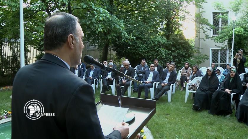 Iranpress: Iranian teachers honored in Ankara