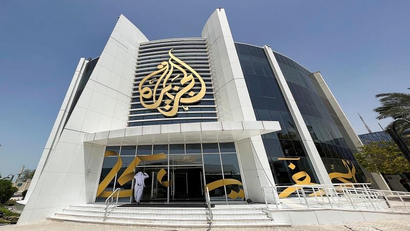 Iranpress: Israeli forces raid Al Jazeera bureau after decision to close broadcaster
