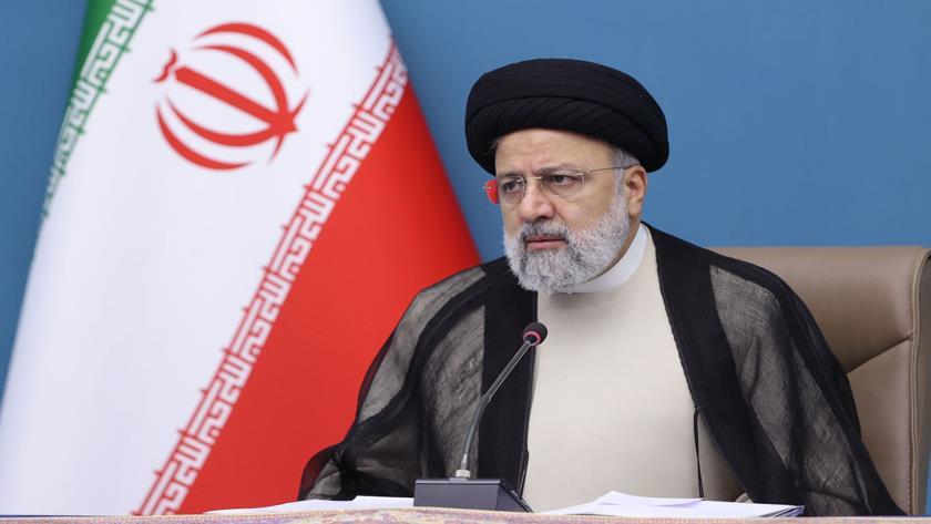 Iranpress: Raisi stresses providing optical fiber service for all
