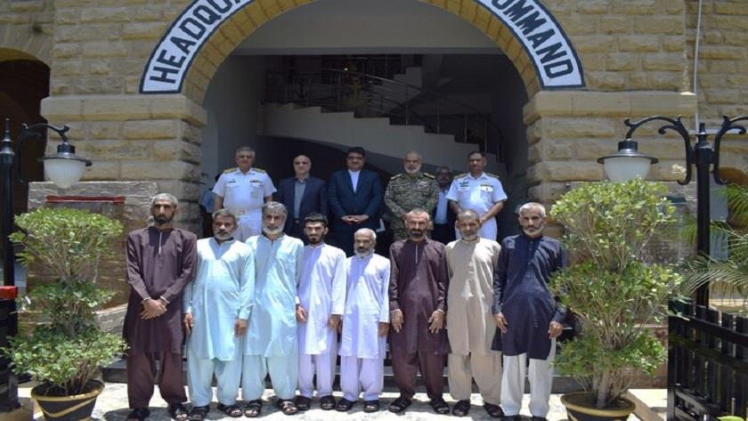 Iranpress: Pakistani navy rescues Iranian fishermen