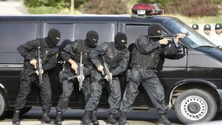 Iranpress: Armed villain killed in clashes with Tehran police
