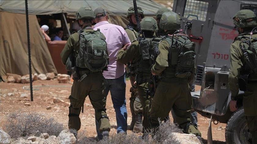 Iranpress: Israeli Forces Arrest 20 Palestinians in West Bank
