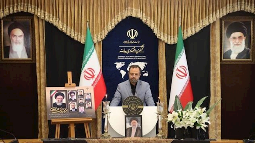 Iranpress: Finance Minister: Iran Witnesses Sustainable Economic Growth