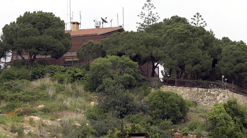 Iranpress: US Embassy in Lebanon Comes Under Arms Fire 