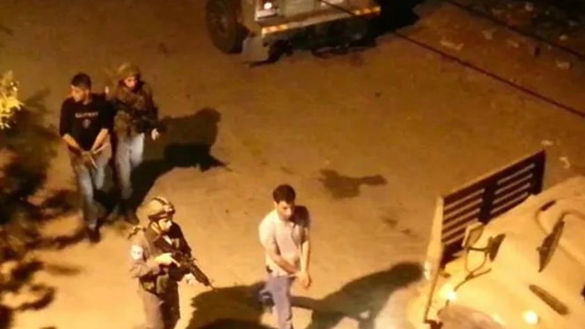 Iranpress: 7 Palestinians arrested by Israeli occupation forces in west of Ramallah