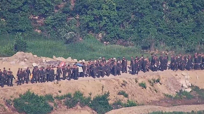 Iranpress: S. Korean Army Fires Warning Shots in North for Third Time This Month
