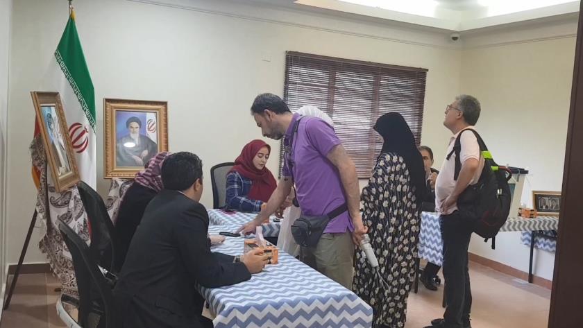 Iranpress: Iranians living in Malaysia, Indonesia Cast Votes in Presidential Election