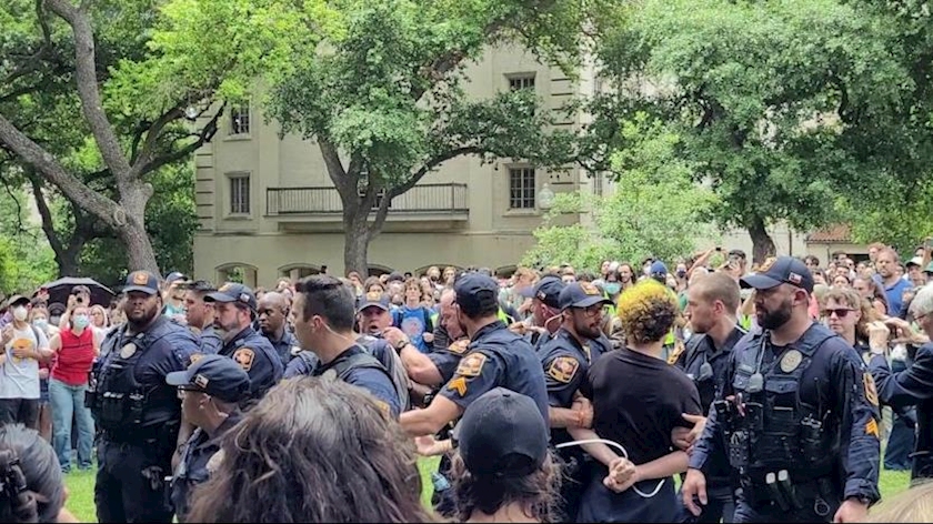 Iranpress: Iran Sanctions US over Suppression of Student Protests against Israel