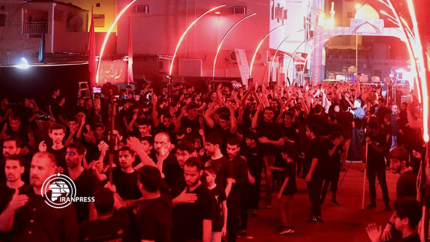 Iranpress: Bahraini People Mourn Imam Hussain