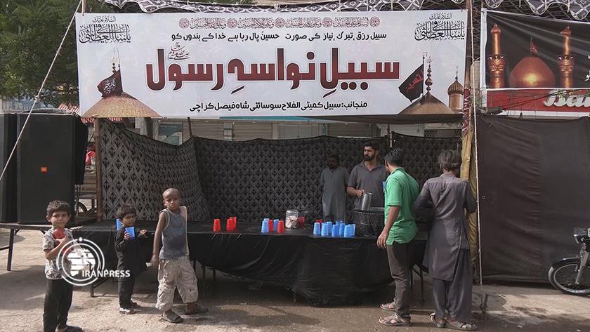 Iranpress: The trend of water & juice Sabil, to remember the thirst of Karbala martyers 