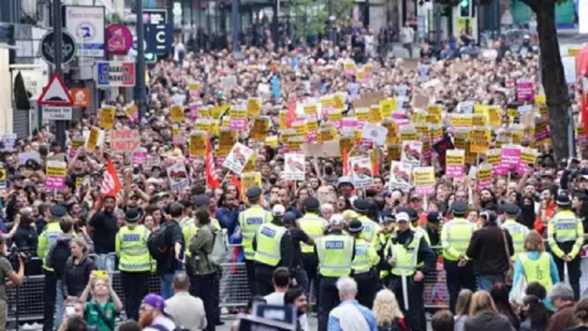 Iranpress: UK riots latest: Thousands turn out for anti-racism protests