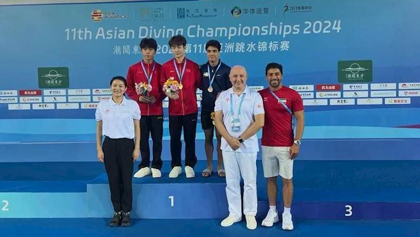 Iranpress: Sam Vajir Wins Bronze at Asian Diving Championships