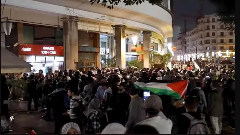 Iranpress: Moroccans Protest Outside French Consulate Amid Anger