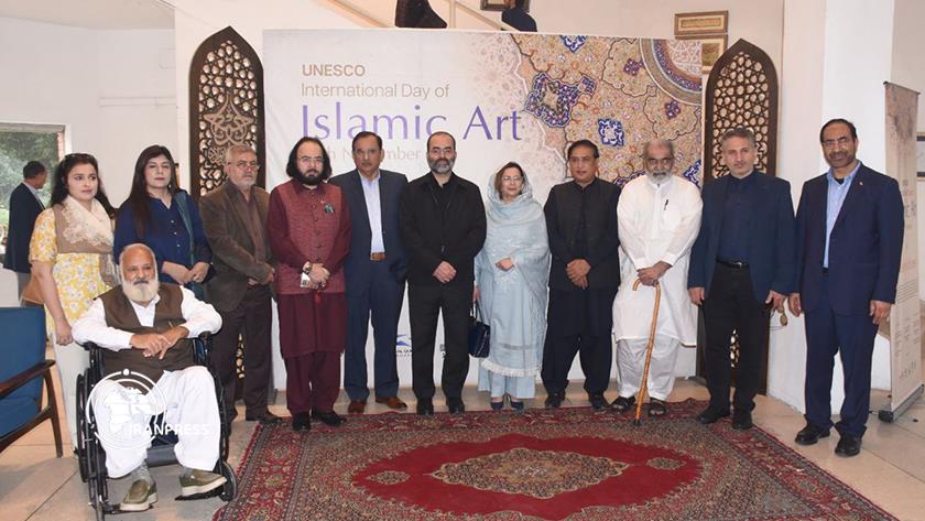 Iranpress: Iranian Art in Cultural Heart of Pakistan